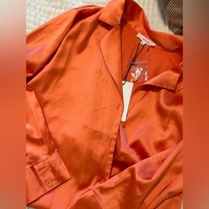 NWT Vici x Giana Button Down Satin top